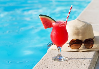 5 Refreshing Poolside Treats for Summer